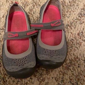 Girls keen shoe size 11